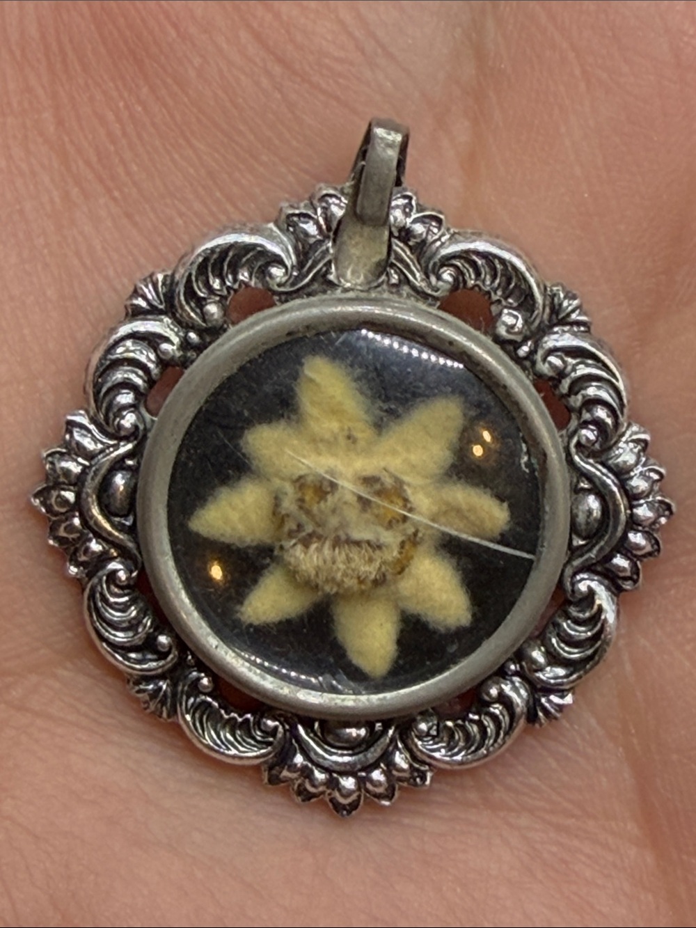 Vintage Alpine Edelweiss Flower Pendant Ornate Silver Tone Necklace Charm